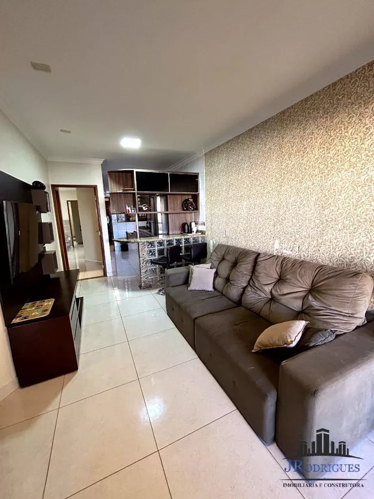 Casa à venda com 3 quartos, 160m² - Foto 2