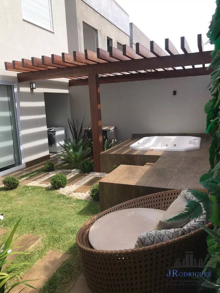 Casa de Condomínio à venda com 4 quartos, 191m² - Foto 1