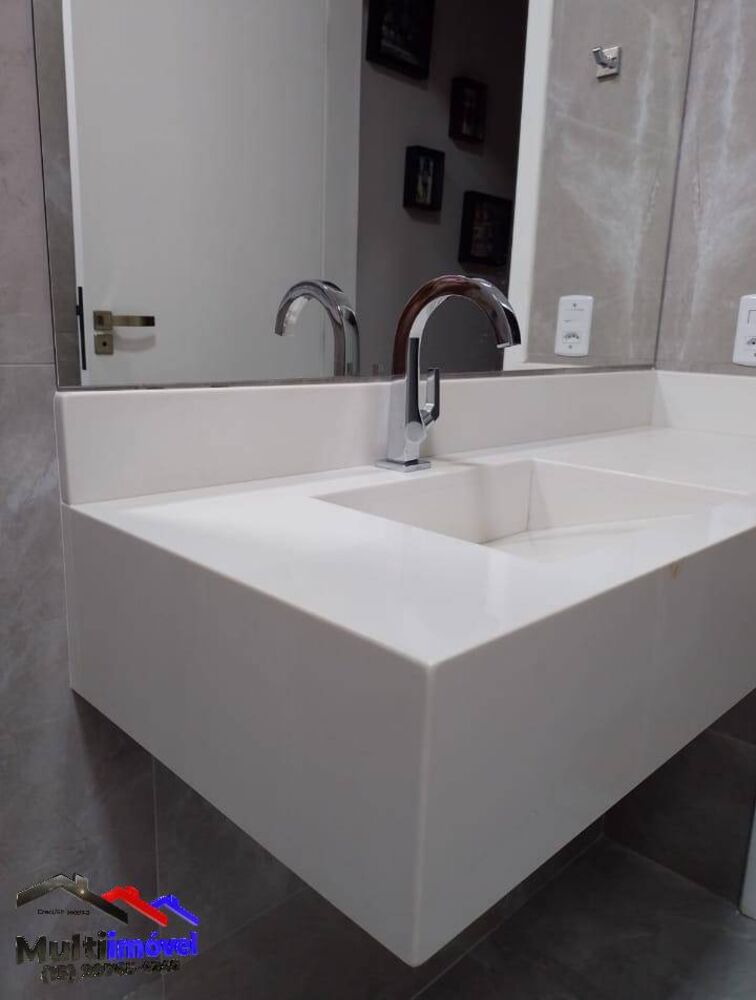 Casa à venda com 3 quartos, 209m² - Foto 2