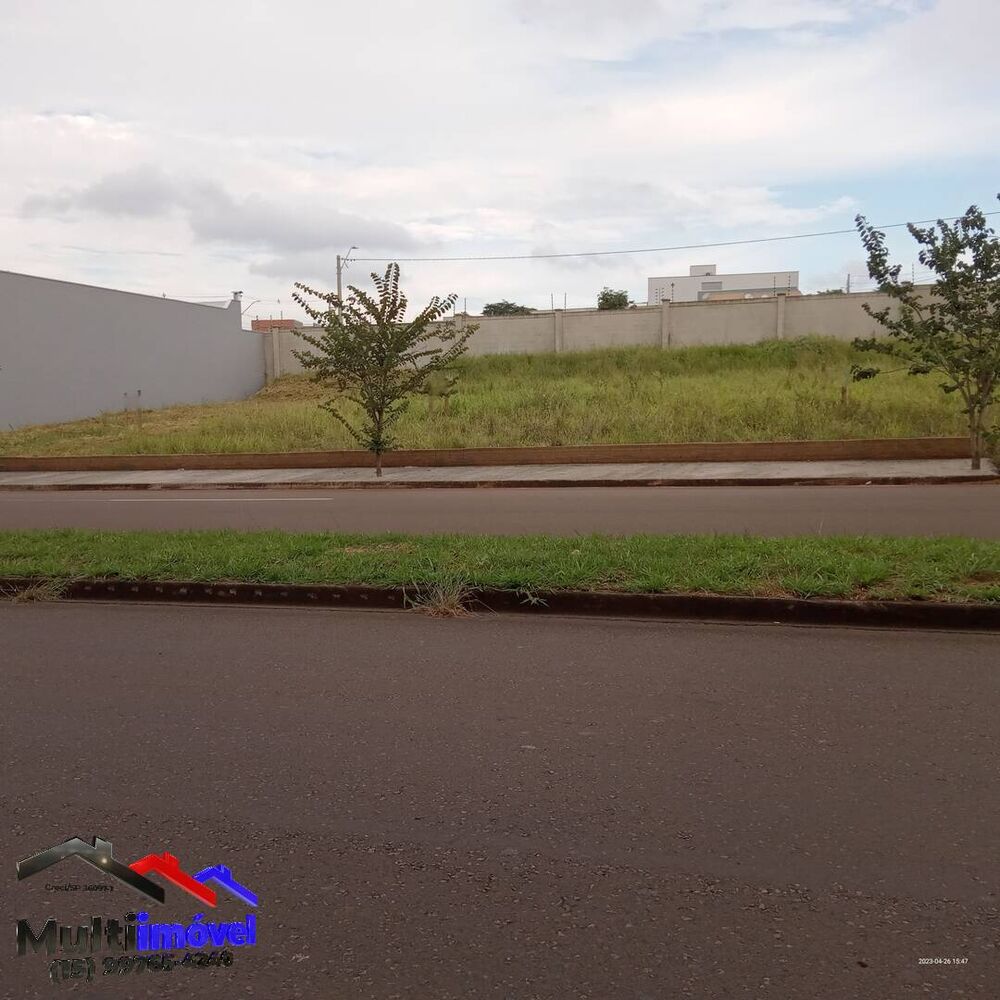 Terreno à venda, 810m² - Foto 1