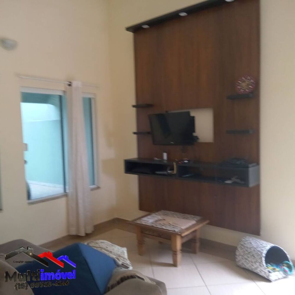 Casa à venda com 3 quartos, 158m² - Foto 1