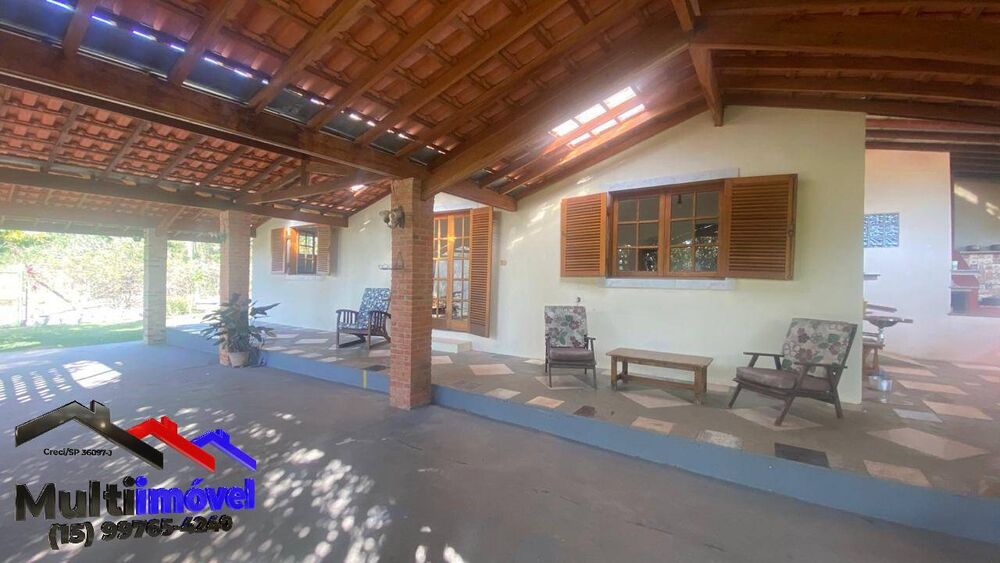 Casa à venda com 4 quartos, 240m² - Foto 1