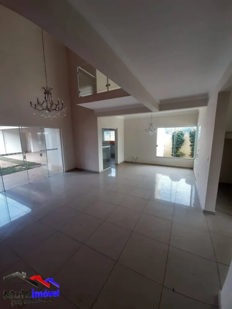 Casa, 4 quartos, 600 m² - Foto 1