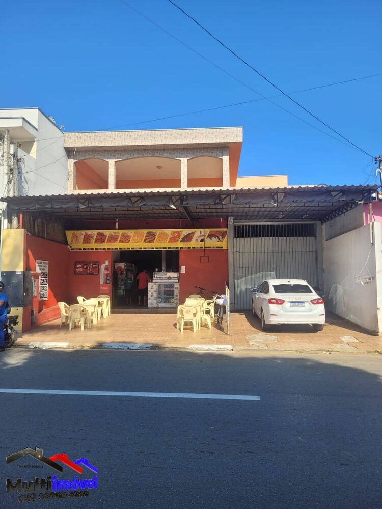 Casa à venda e aluguel com 3 quartos, 504m² - Foto 1