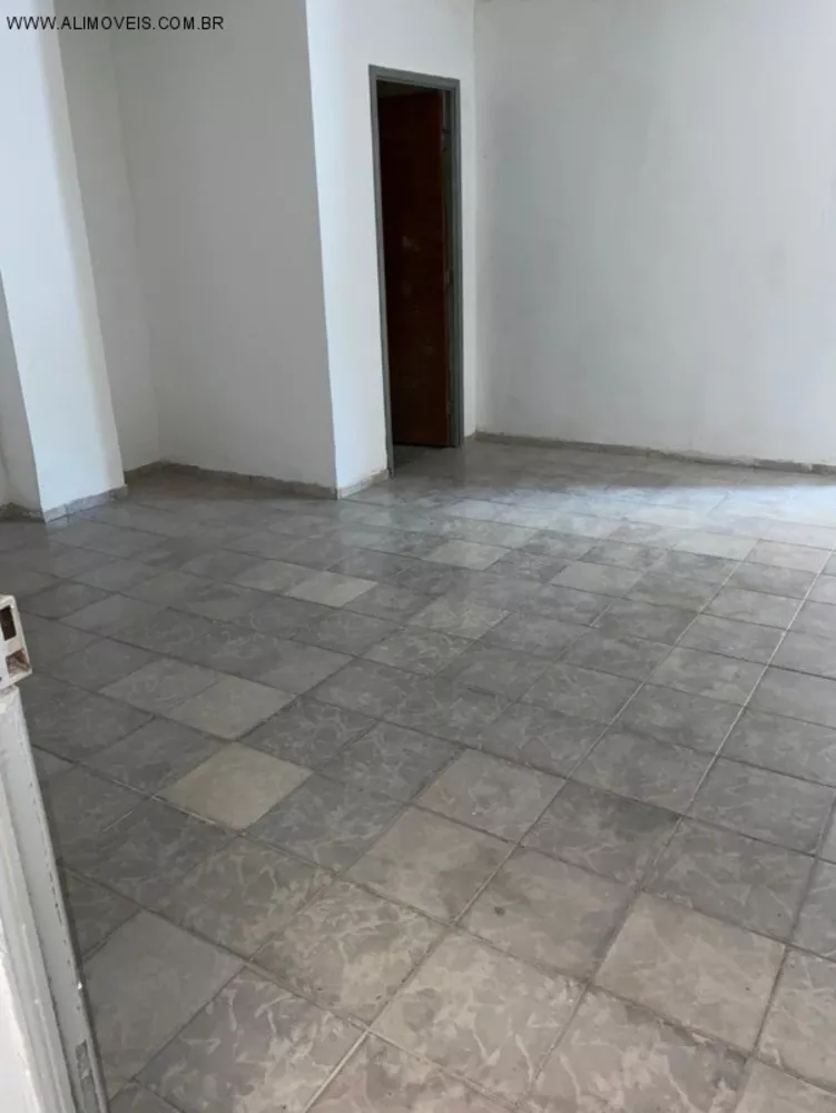 Casa à venda com 10 quartos, 240m² - Foto 8