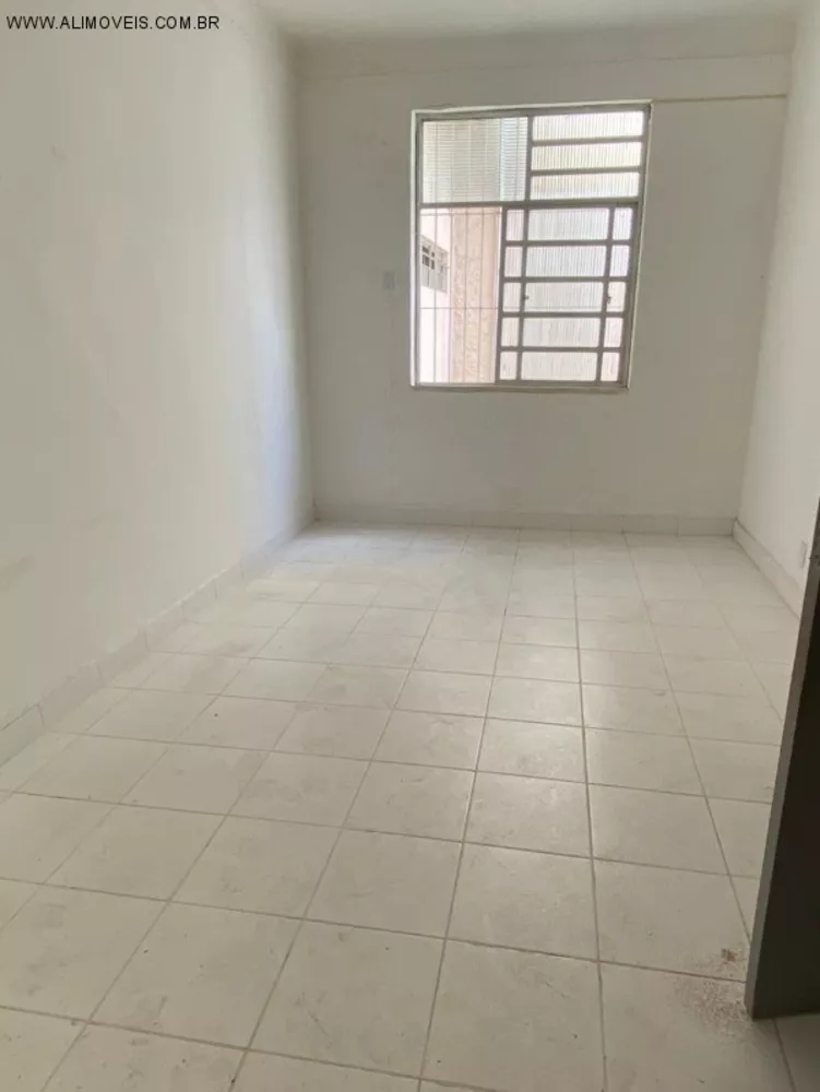 Casa à venda com 10 quartos, 240m² - Foto 3