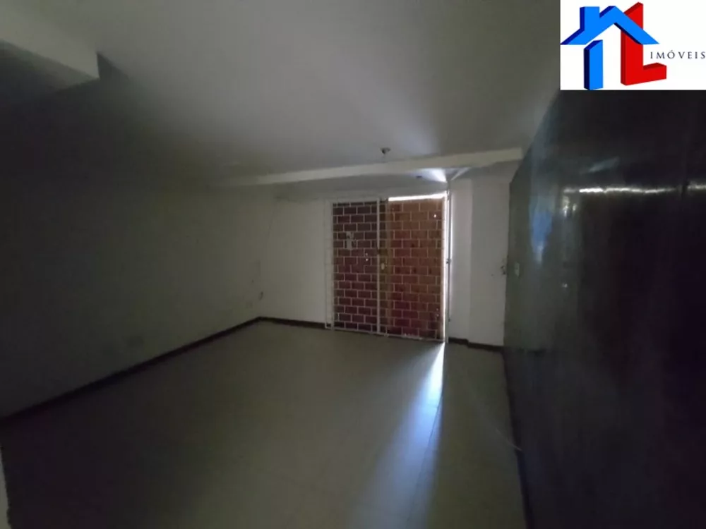 Casa à venda com 3 quartos, 210m² - Foto 4