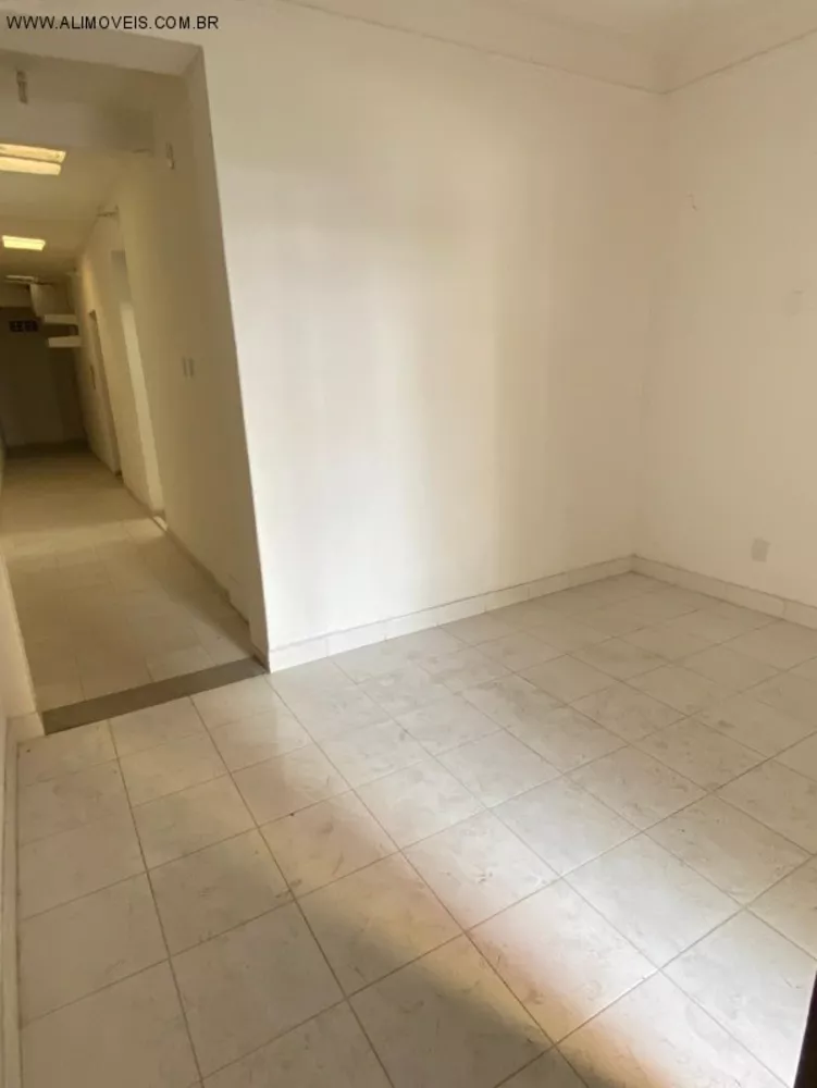 Casa para alugar com 10 quartos, 240m² - Foto 4