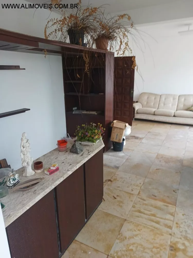 Apartamento à venda com 4 quartos, 200m² - Foto 2