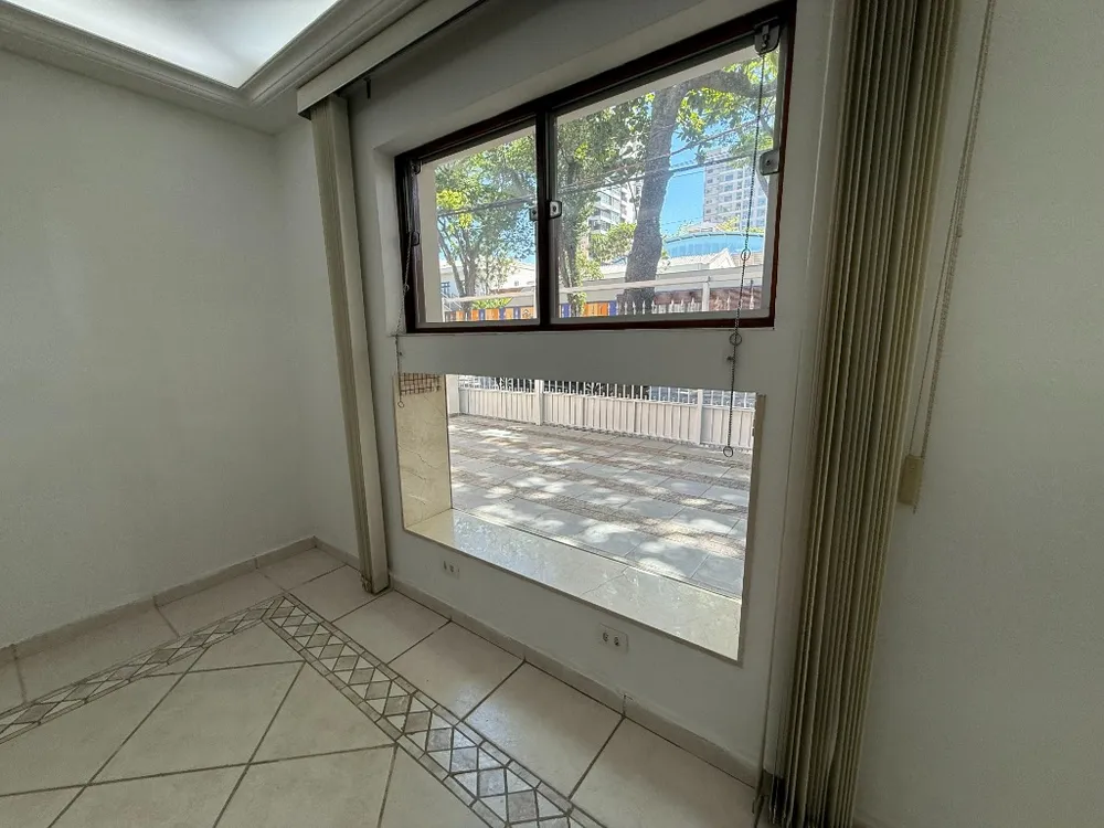 Casa, 4 quartos, 330 m² - Foto 1