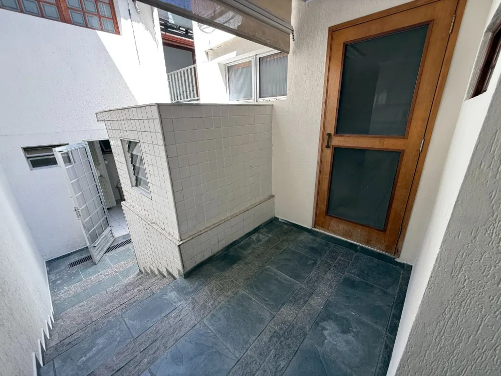 Casa, 4 quartos, 330 m² - Foto 2