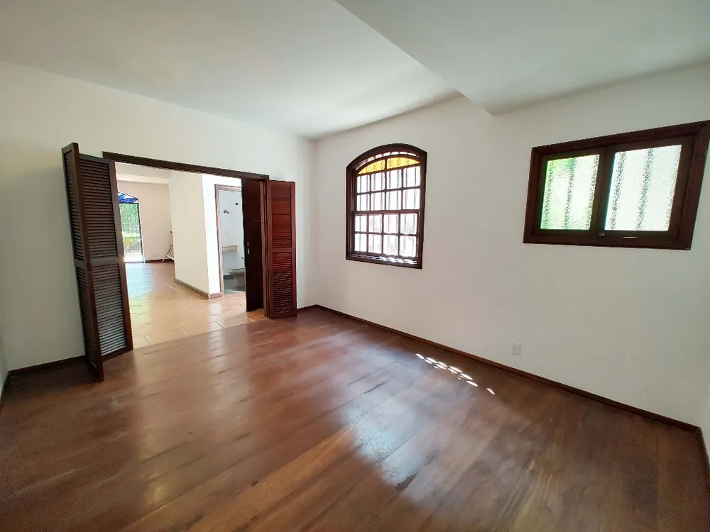 Casa, 3 quartos, 228 m² - Foto 1
