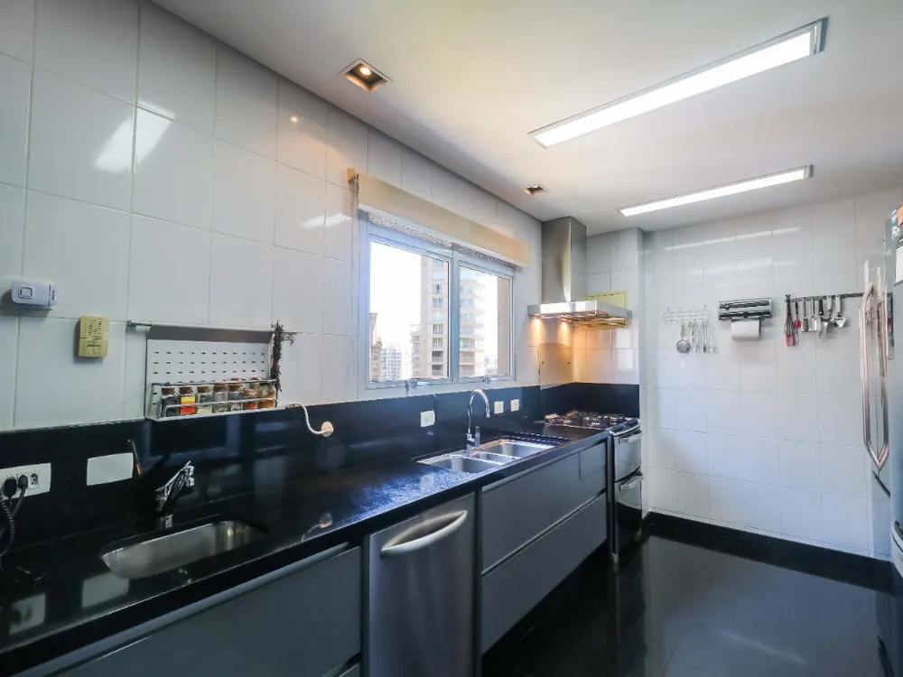 Apartamento, 4 quartos, 247 m² - Foto 1