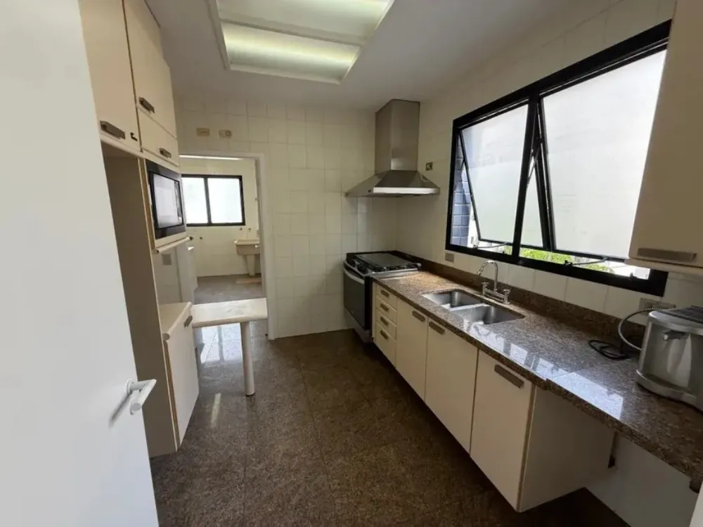 Apartamento, 3 quartos, 216 m² - Foto 2