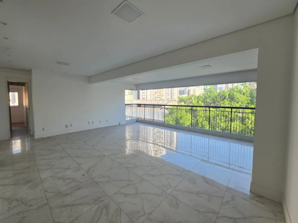 Apartamento, 3 quartos, 213 m² - Foto 1