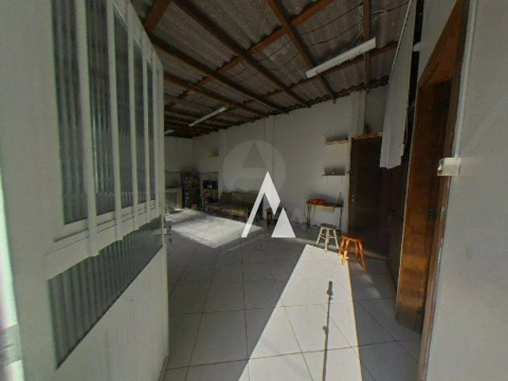 Casa, 4 quartos, 237 m² - Foto 1