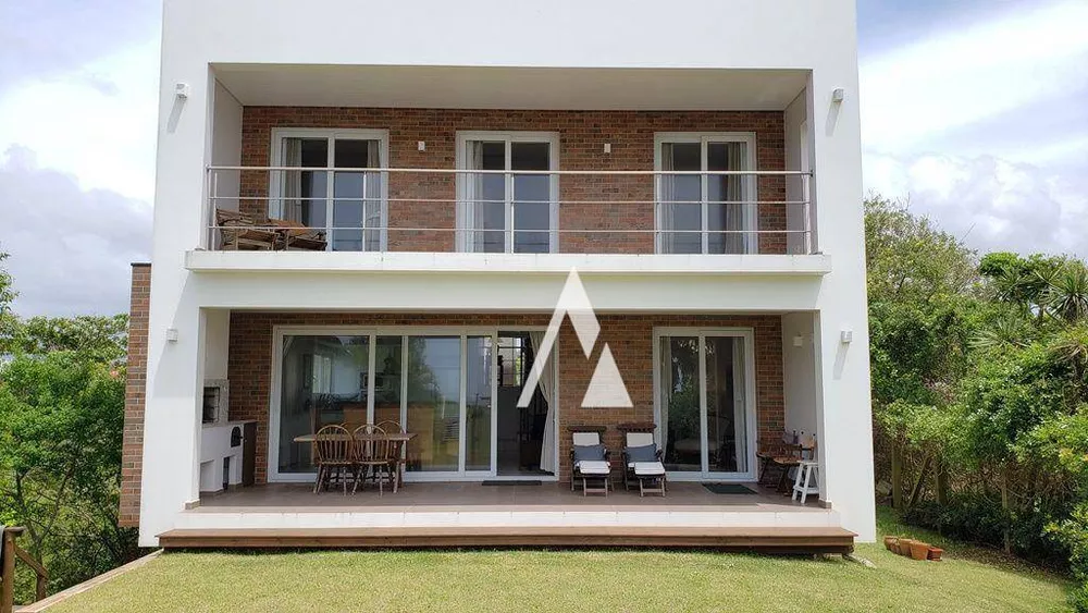 Casa, 4 quartos, 270 m² - Foto 1