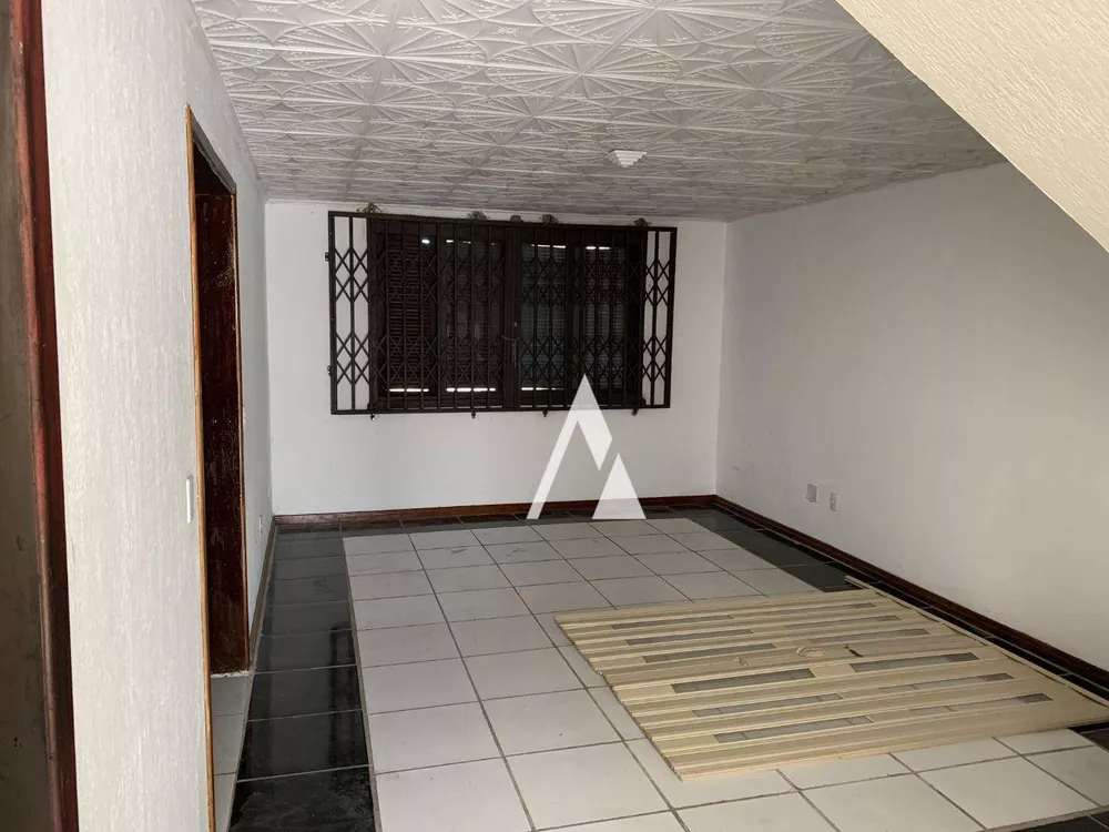 Casa, 3 quartos, 206 m² - Foto 2
