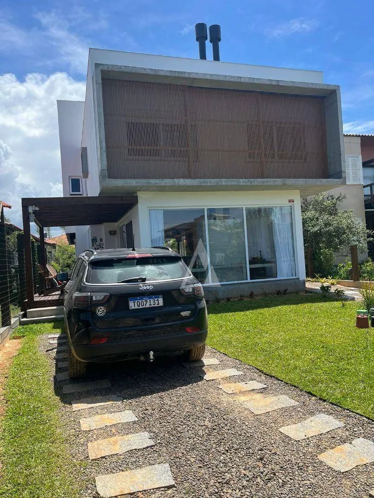 Casa, 3 quartos, 243 m² - Foto 1