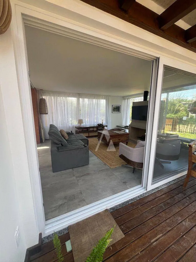 Casa, 3 quartos, 243 m² - Foto 3