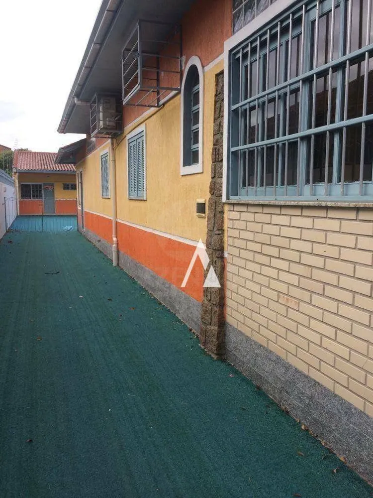 Casa, 6 quartos, 228 m² - Foto 2