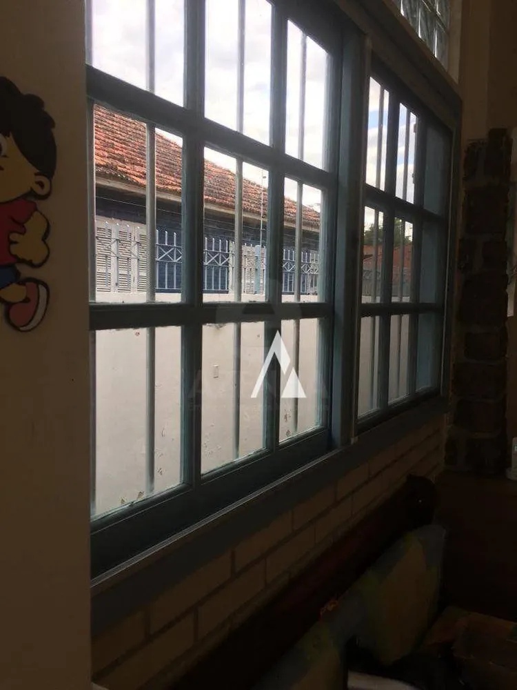 Casa, 6 quartos, 228 m² - Foto 1