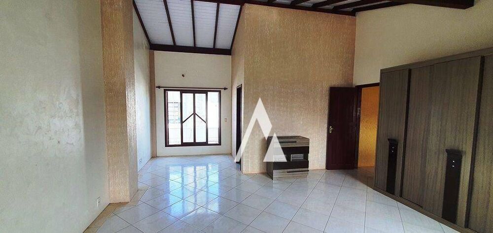 Casa à venda com 3 quartos, 197m² - Foto 5