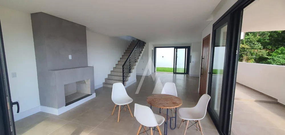 Casa, 3 quartos, 180 m² - Foto 1