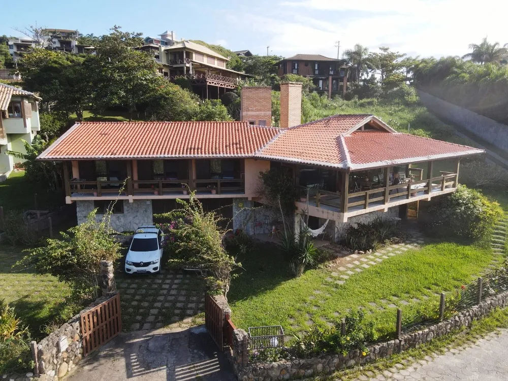 Casa, 5 quartos, 263 m² - Foto 1