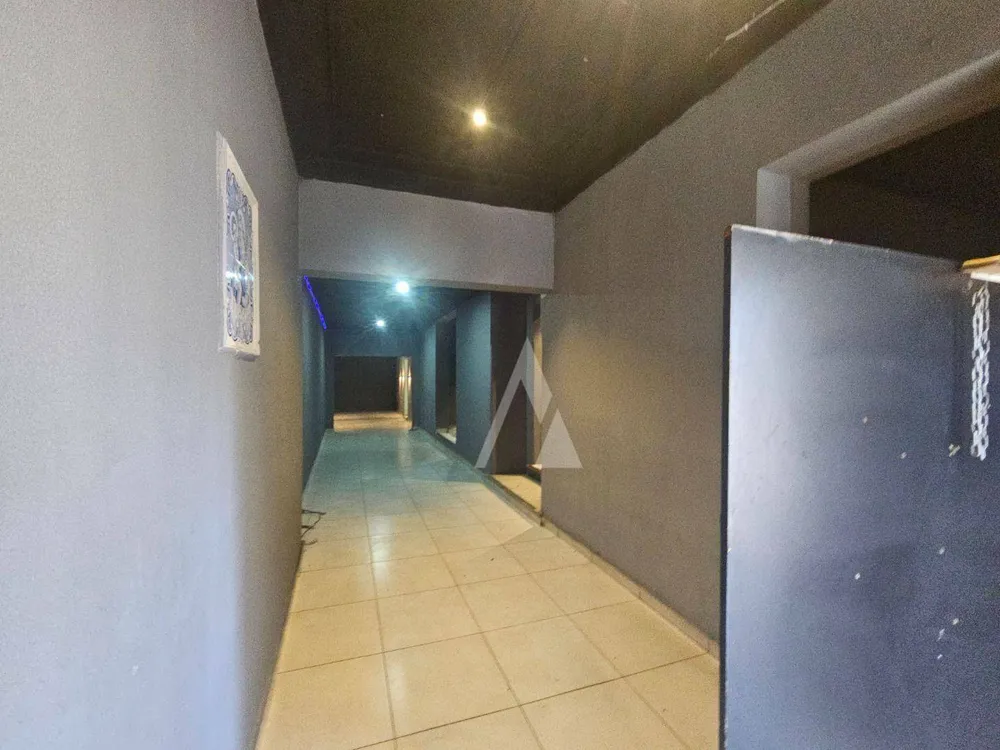 Casa, 3 quartos, 229 m² - Foto 4