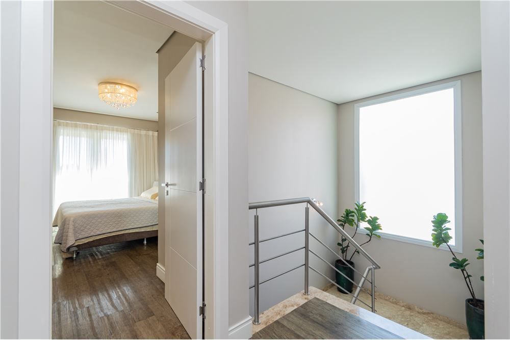 Casa de Condomínio à venda com 3 quartos, 286m² - Foto 2