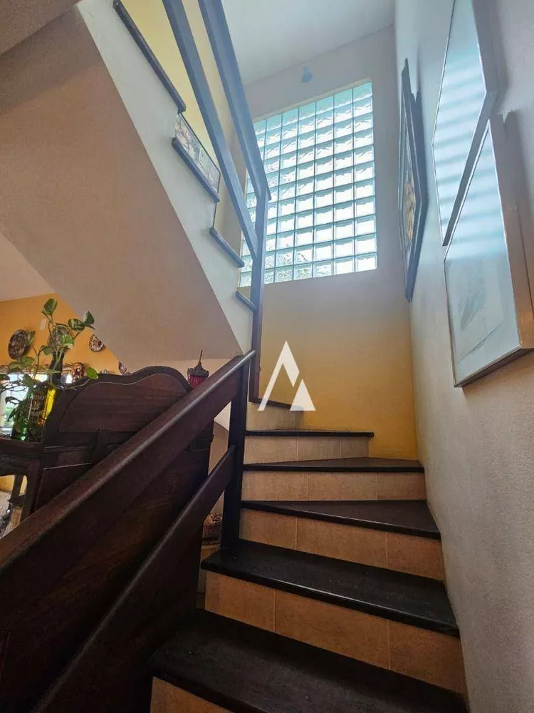 Casa, 3 quartos, 236 m² - Foto 3