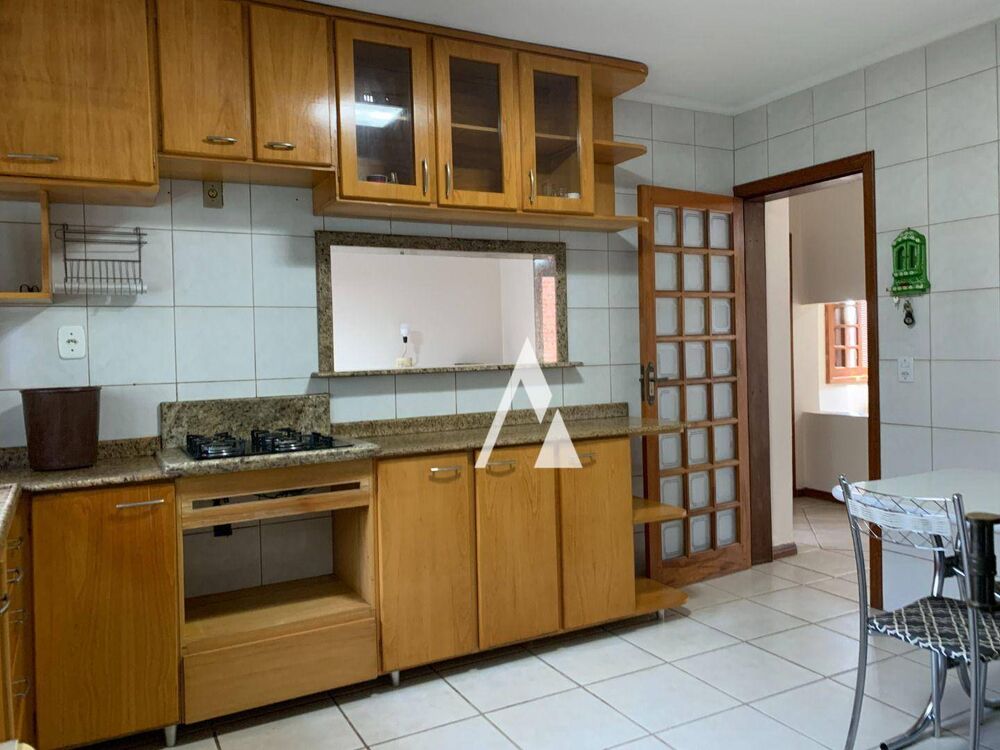 Casa, 4 quartos, 217 m² - Foto 3