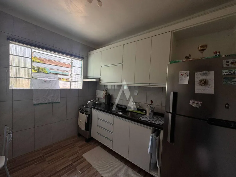 Casa, 4 quartos, 182 m² - Foto 2