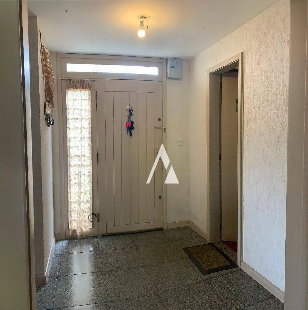 Casa, 4 quartos, 235 m² - Foto 3
