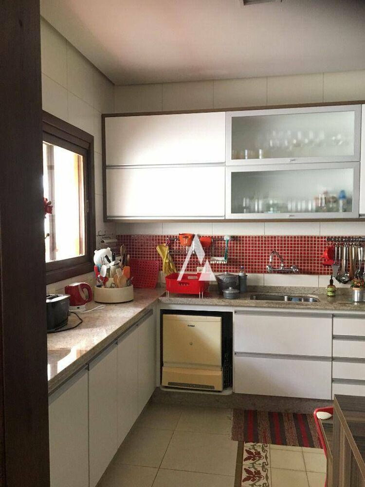 Casa, 3 quartos, 217 m² - Foto 6