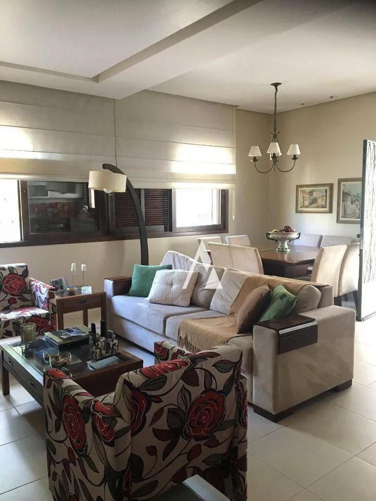 Casa, 3 quartos, 217 m² - Foto 4