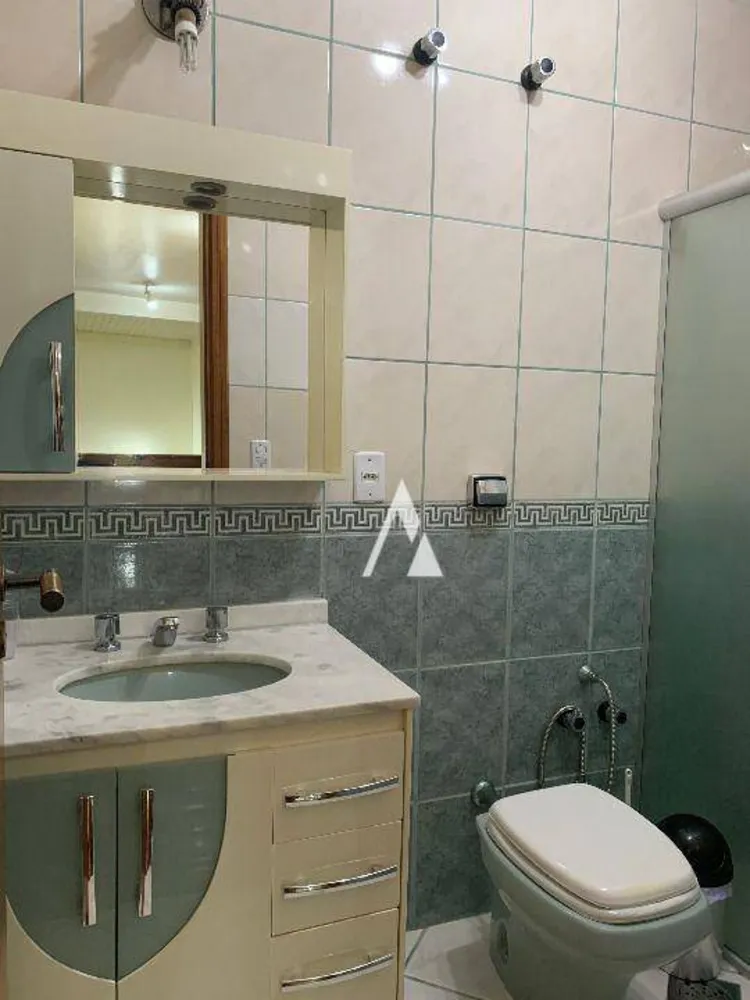 Casa, 3 quartos, 247 m² - Foto 2