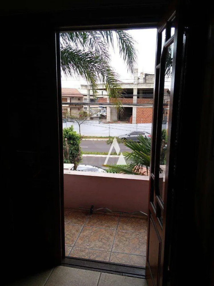Sobrado, 3 quartos, 182 m² - Foto 2