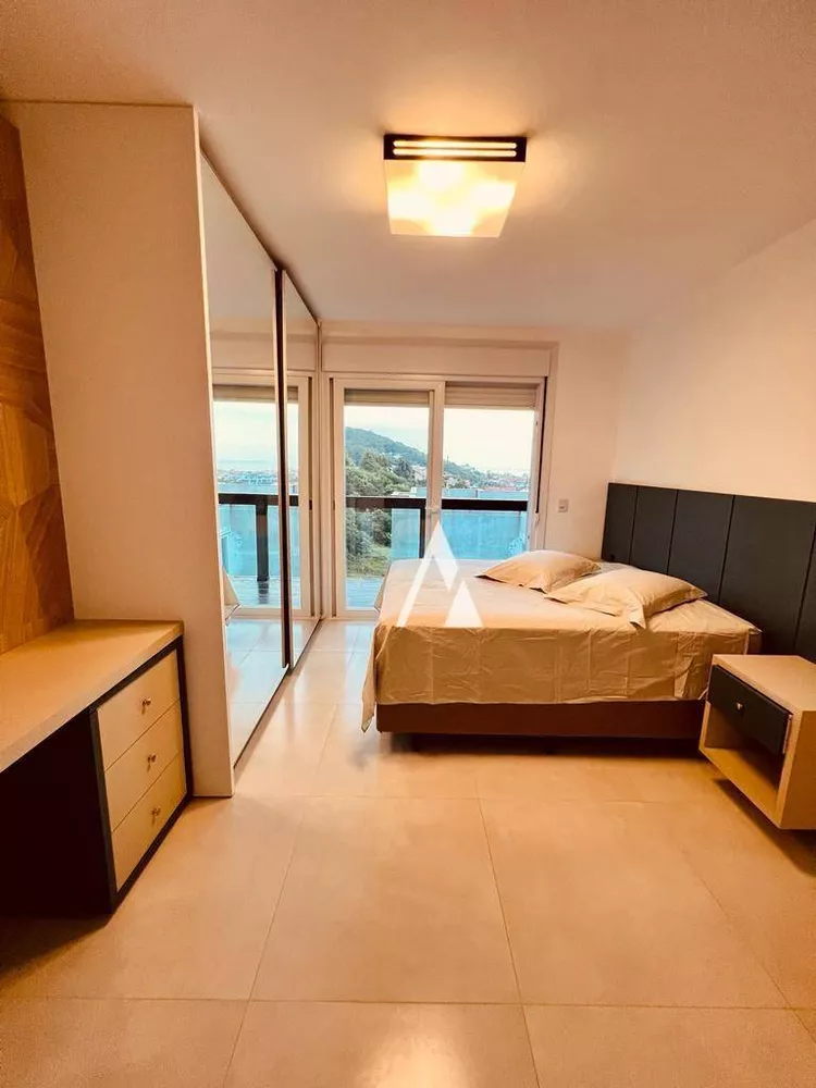 Casa, 4 quartos, 267 m² - Foto 1
