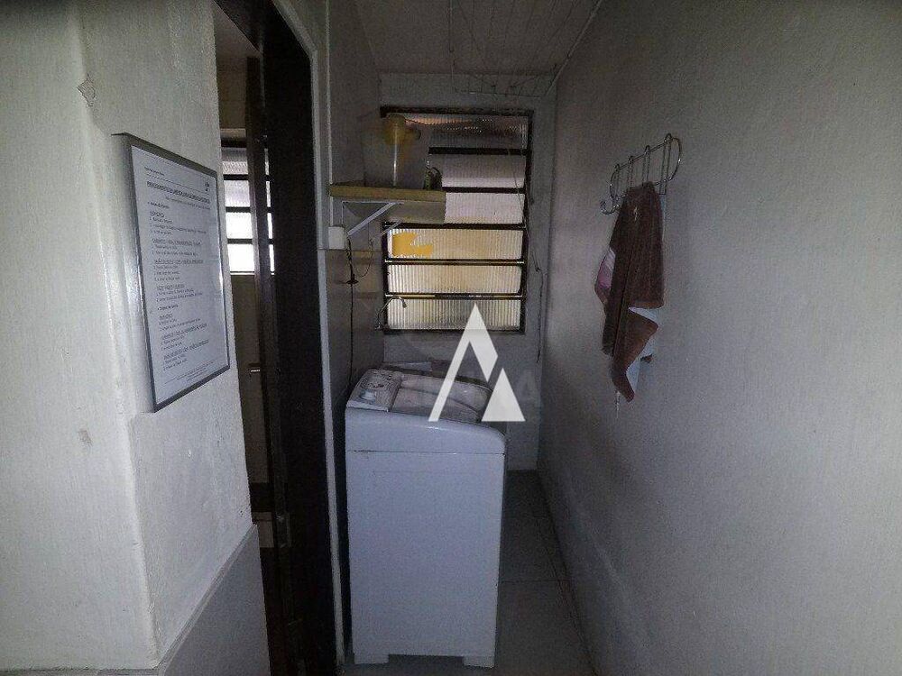 Casa à venda com 3 quartos, 530m² - Foto 2