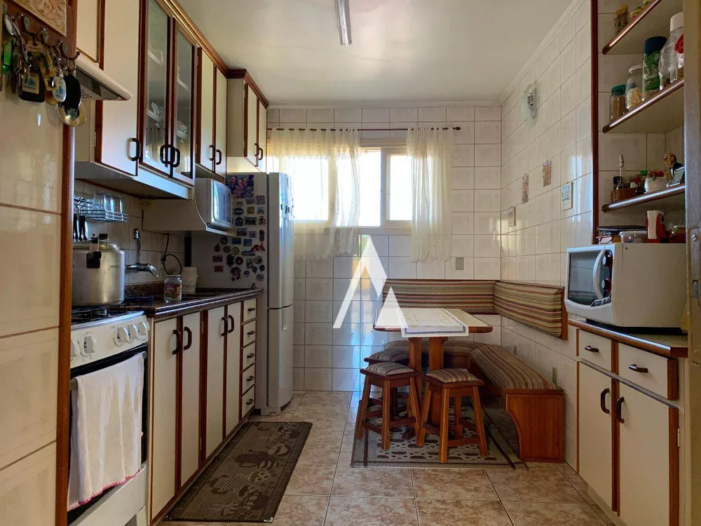 Casa, 4 quartos, 228 m² - Foto 3