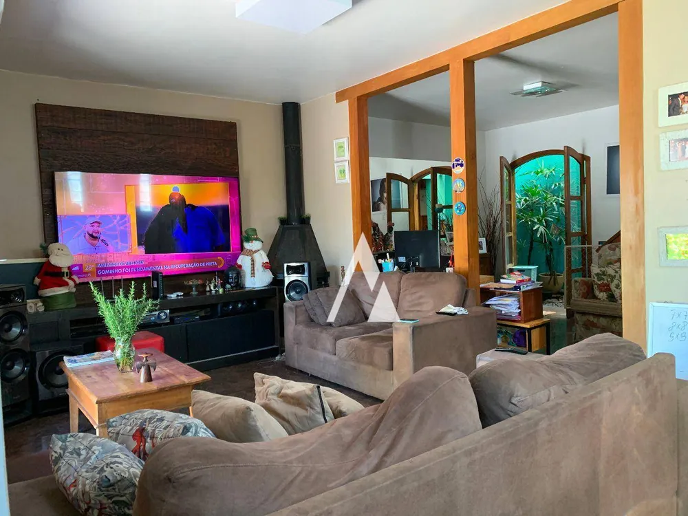 Casa, 5 quartos, 320 m² - Foto 1
