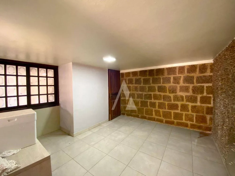 Casa, 3 quartos, 263 m² - Foto 1
