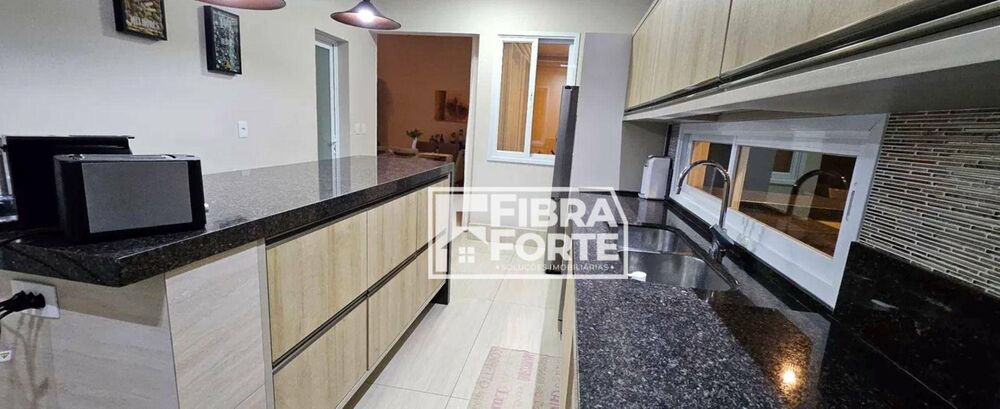 Casa de Condomínio para alugar com 3 quartos, 265m² - Foto 3
