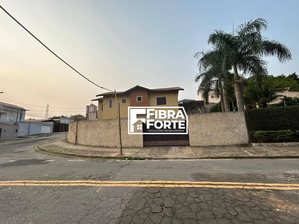 Casa, 3 quartos, 205 m² - Foto 1