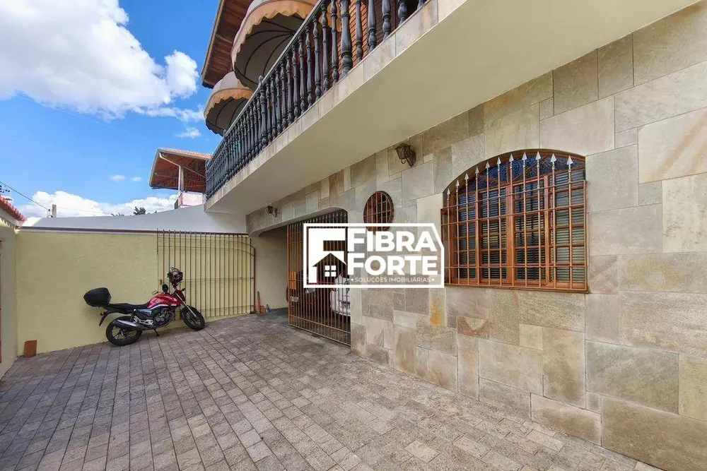Casa, 3 quartos, 220 m² - Foto 1