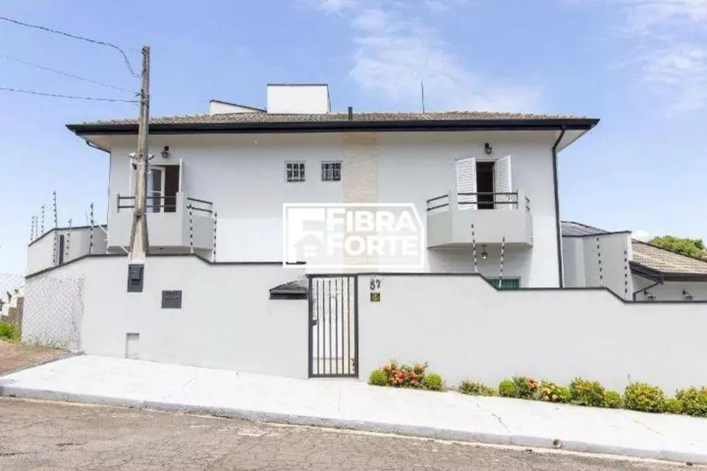 Casa, 4 quartos, 198 m² - Foto 1