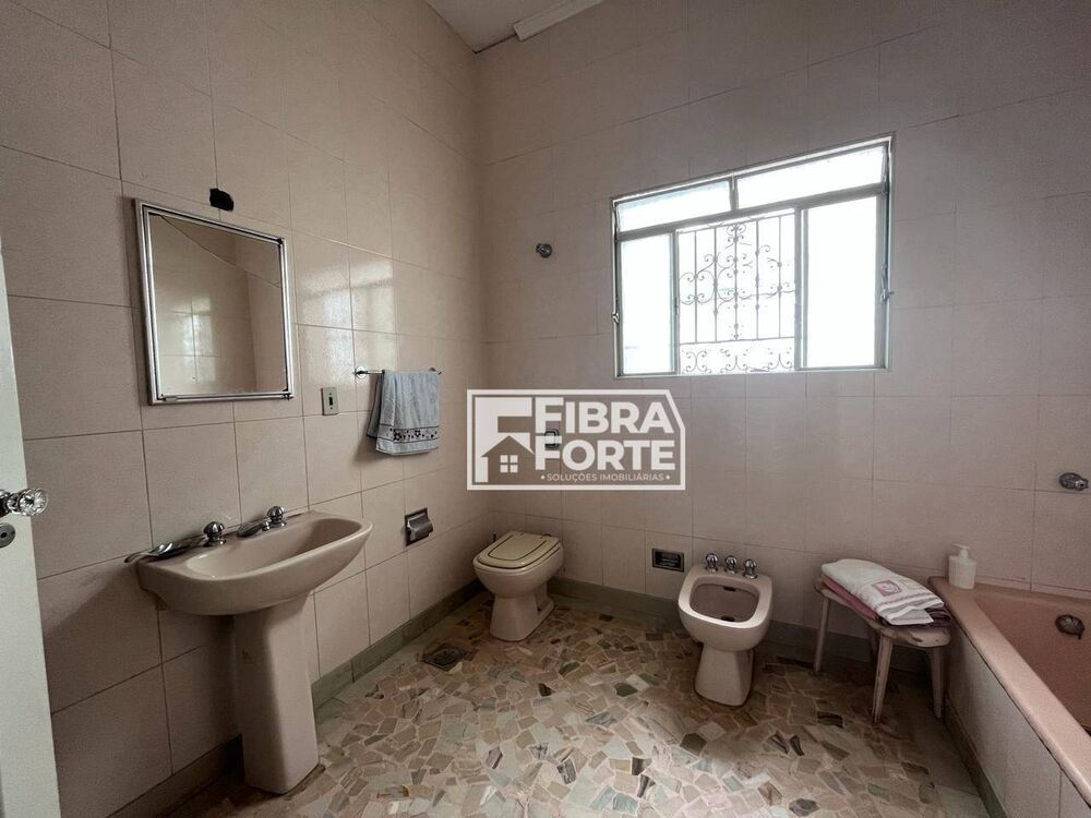 Casa à venda com 3 quartos, 217m² - Foto 7