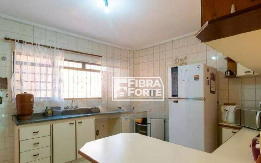 Casa, 3 quartos, 227 m² - Foto 1